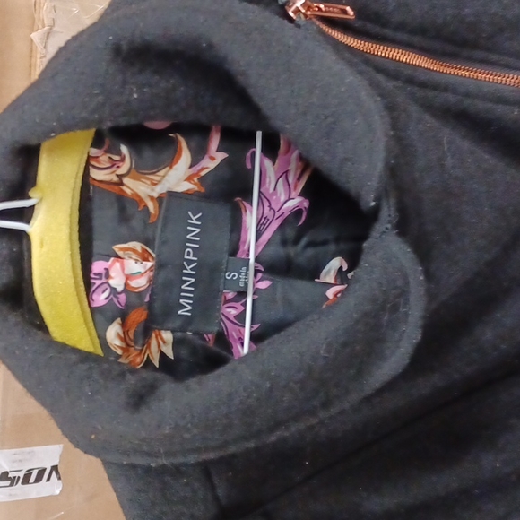 Mink Pink Bomber jacket - Picture 5 of 7